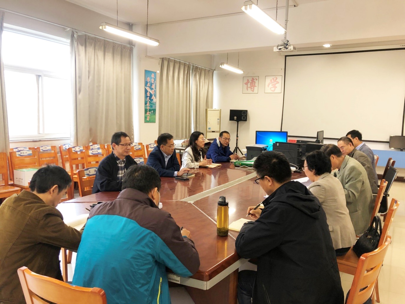 http://www.ayit.edu.cn/__local/2/01/C8/CDB5935AFE0EE1287E4C31A7FAC_F8BC7E5C_D4352.jpg