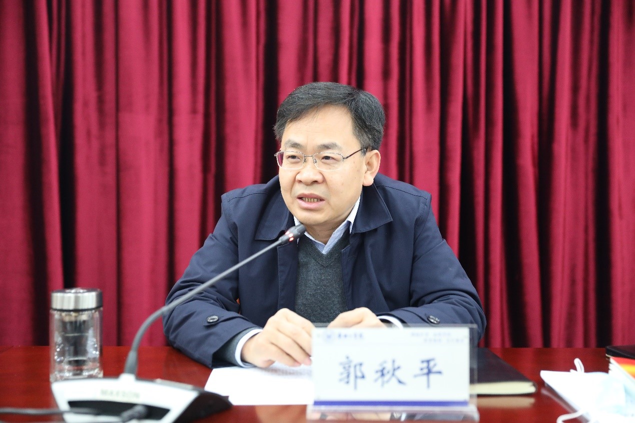 https://www.ayit.edu.cn/__local/0/8B/52/ECDE2F5BFE1E8AD9E1DB46F8CF2_E483996F_35E84.jpg